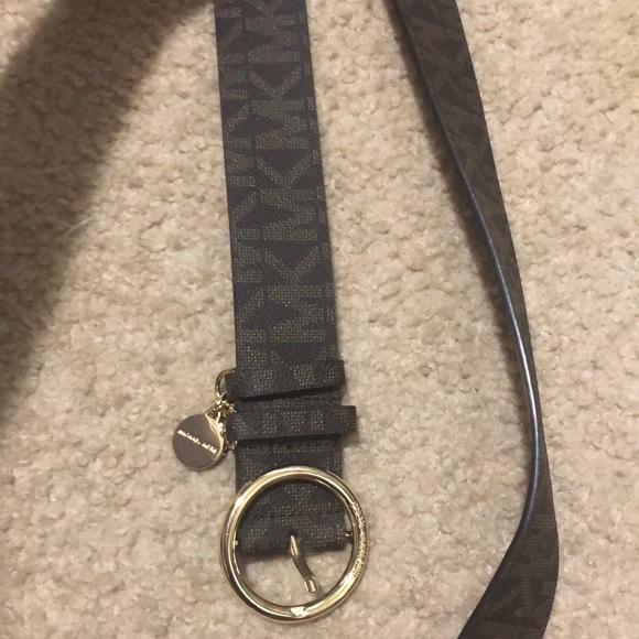 SOLD!! Michael Kors monogram Circle belt - Picture 1 of 3